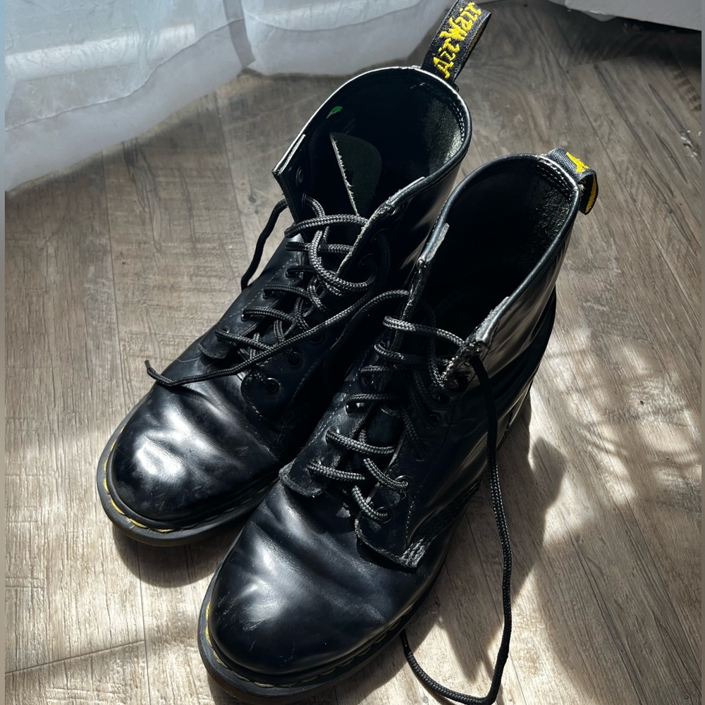 Dr. Marten’s 1460’s size 9 men’s